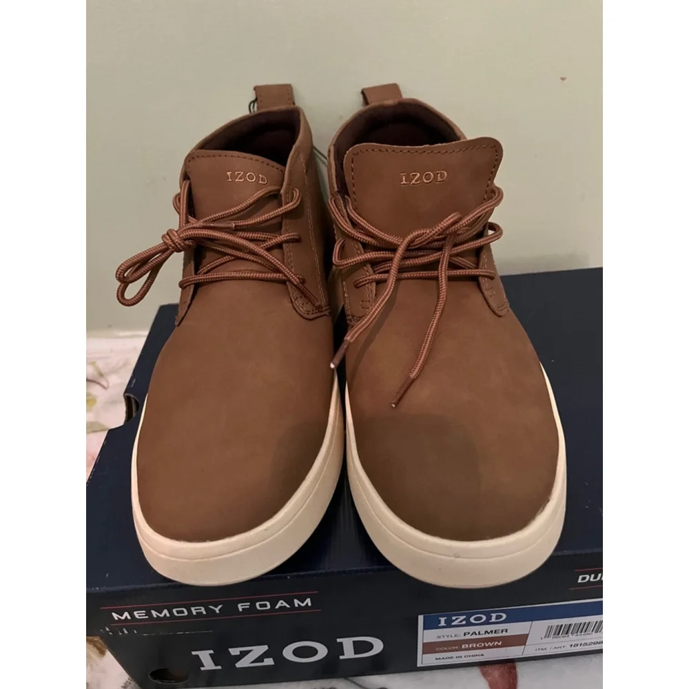 NIB IZOD Men's Palmer Brown Chukka Boots With Memory Foam Size 9M-New